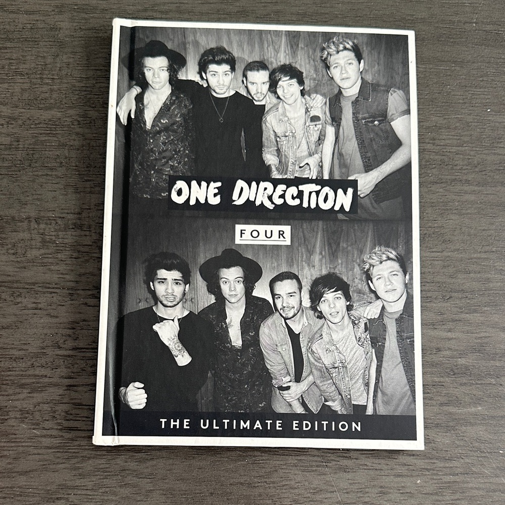 1D Black and White CD - Four: The Ultimate Edition